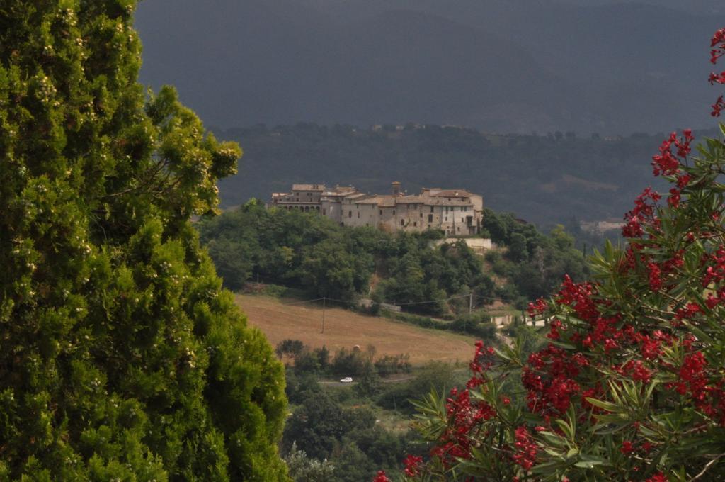 Farm Stay Il Carro Del Colle Collevalenza Room photo