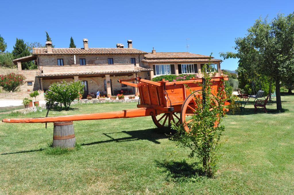 Farm Stay Il Carro Del Colle Collevalenza Exterior photo